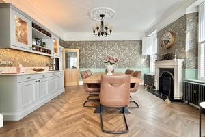 22' Dining Room/Sitting Room- click for photo gallery
